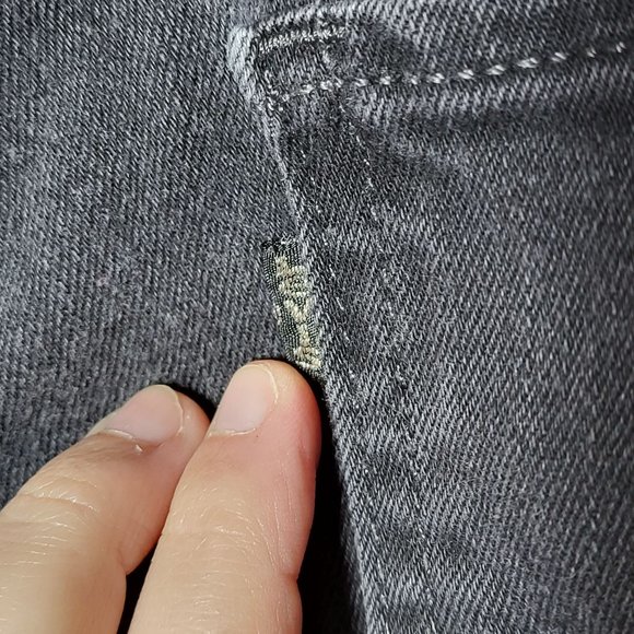 Levi's Womens Mid Rise Skinny Gray Denim Jeans Size 8 Neutral Minimalist Grunge - Picture 13 of 13